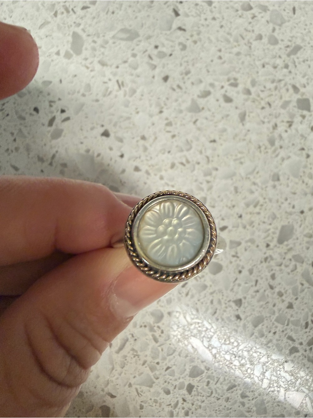 Pandora Sterling Silver Floral Mother-of-Pearl Ring with Rope Gold Details - Picture 4 of 5